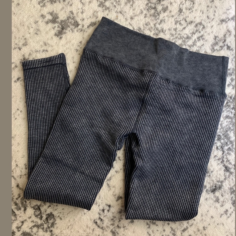 FOREVER 21 Activewear Textured High Rise Leggings - V Front Size L NWT - Picture 5 of 7
